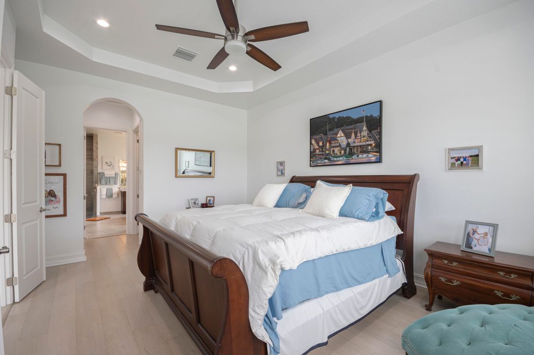 Под контрактом: $1,950,000 (4 спален, 3 ванн, 2792 Квадратных фут)