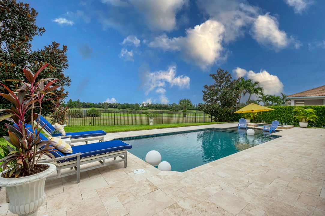 Под контрактом: $1,950,000 (4 спален, 3 ванн, 2792 Квадратных фут)