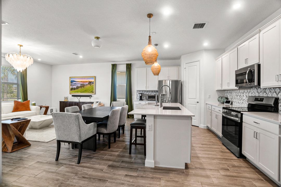 For Rent: $4,500 (3 beds, 2 baths, 1697 Square Feet)