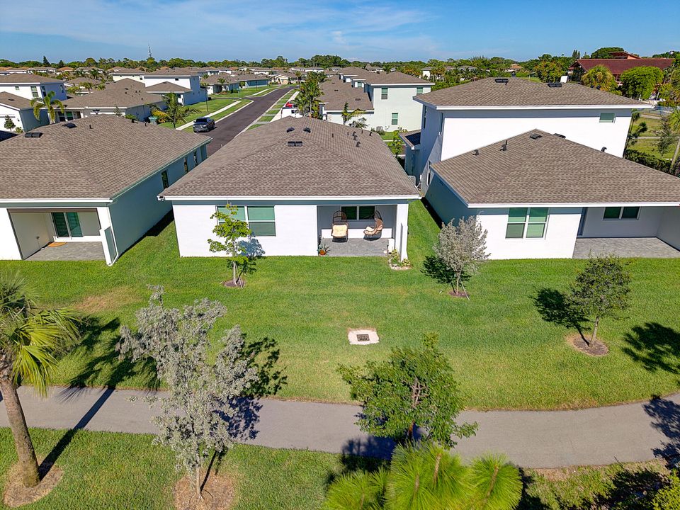 For Rent: $4,500 (3 beds, 2 baths, 1697 Square Feet)