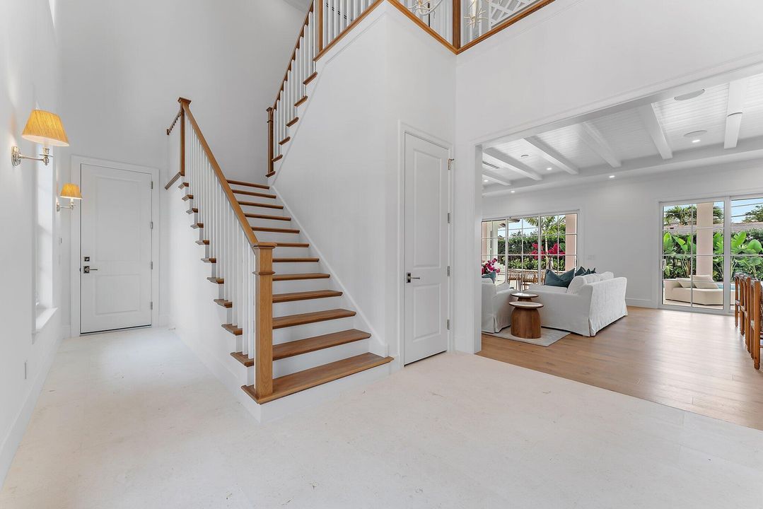 合同活跃: $4,125,000 (4 贝兹, 4 浴室, 4061 平方英尺)