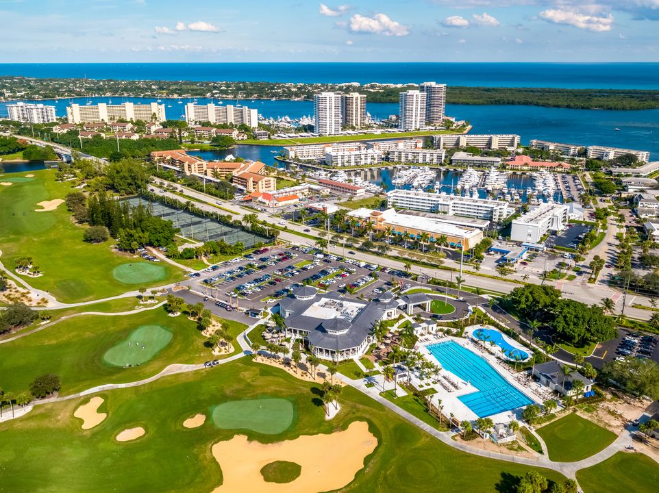 合同活跃: $4,125,000 (4 贝兹, 4 浴室, 4061 平方英尺)