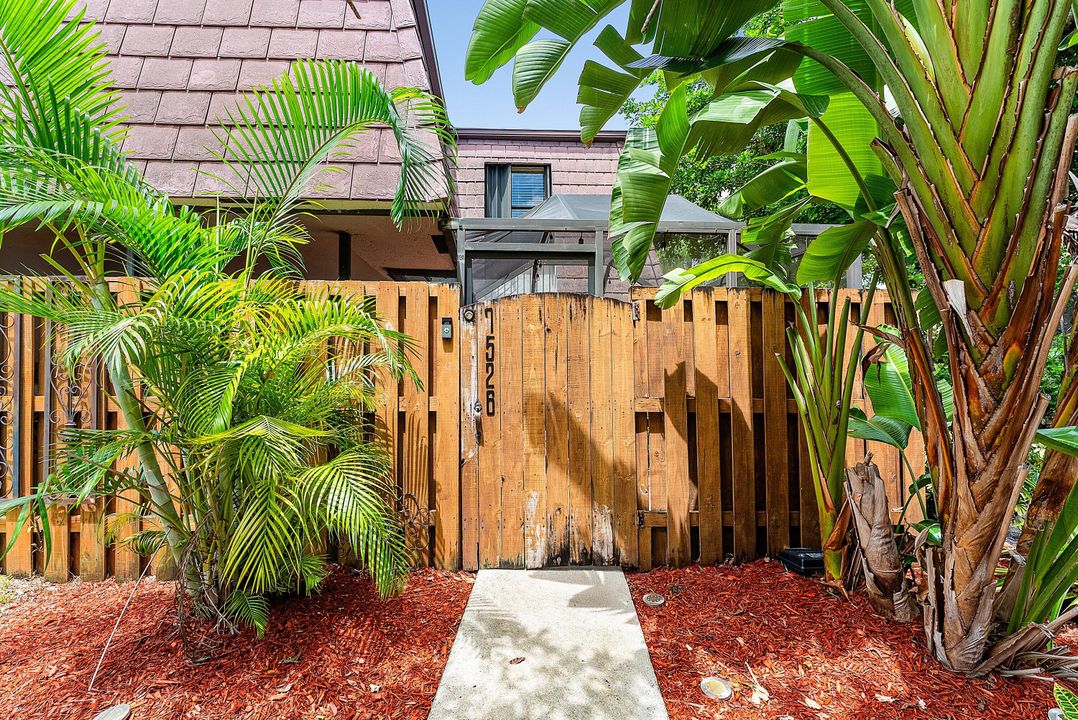 最近售出: $399,999 (3 贝兹, 2 浴室, 1449 平方英尺)