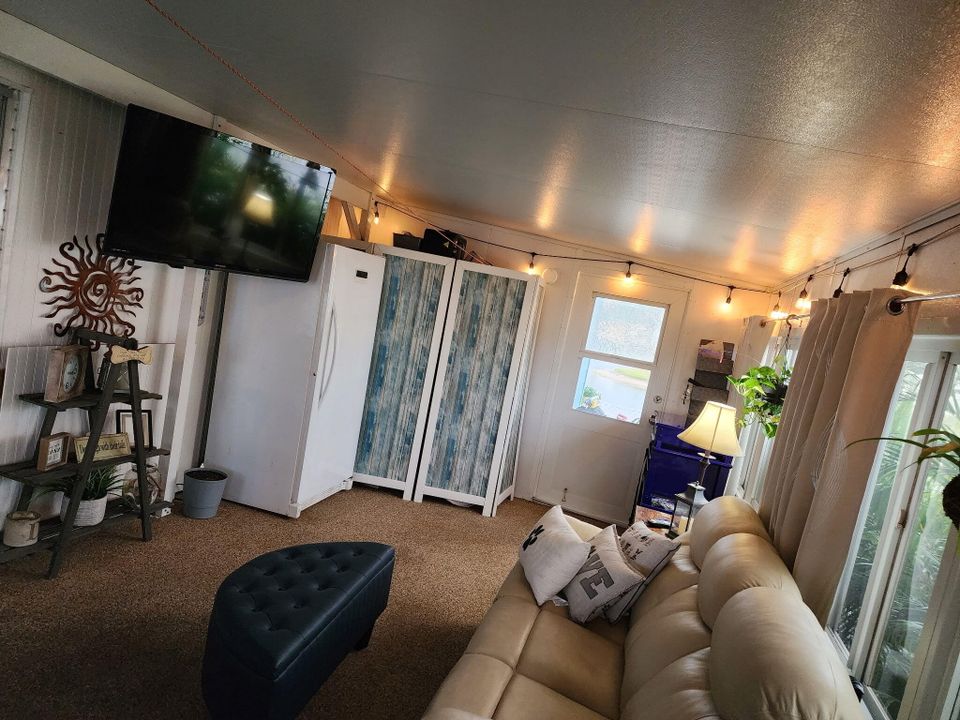 For Sale: $69,900 (2 beds, 2 baths, 1416 Square Feet)