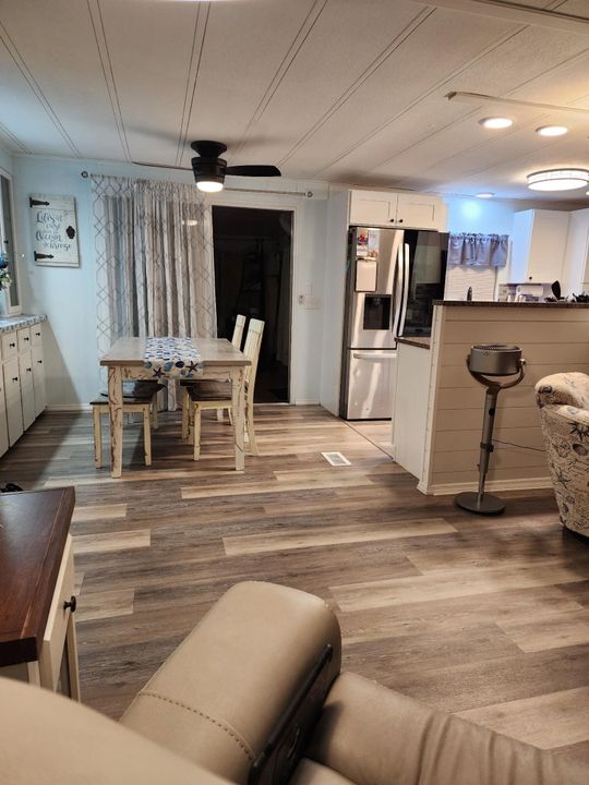 For Sale: $69,900 (2 beds, 2 baths, 1416 Square Feet)