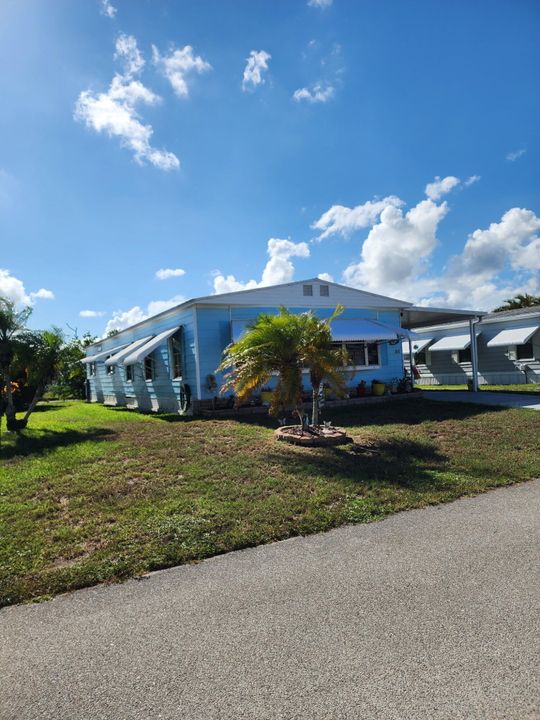 For Sale: $69,900 (2 beds, 2 baths, 1416 Square Feet)