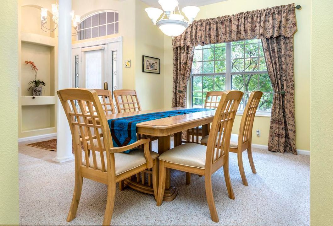 Activo con contrato: $699,000 (3 camas, 2 baños, 2419 Pies cuadrados)