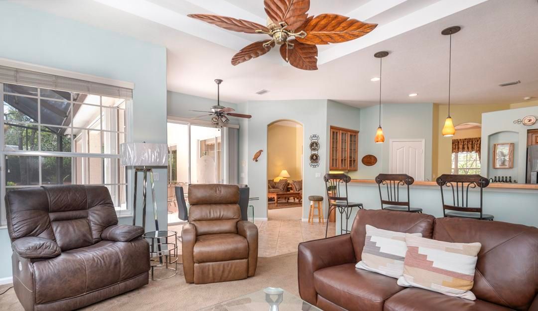 Activo con contrato: $699,000 (3 camas, 2 baños, 2419 Pies cuadrados)