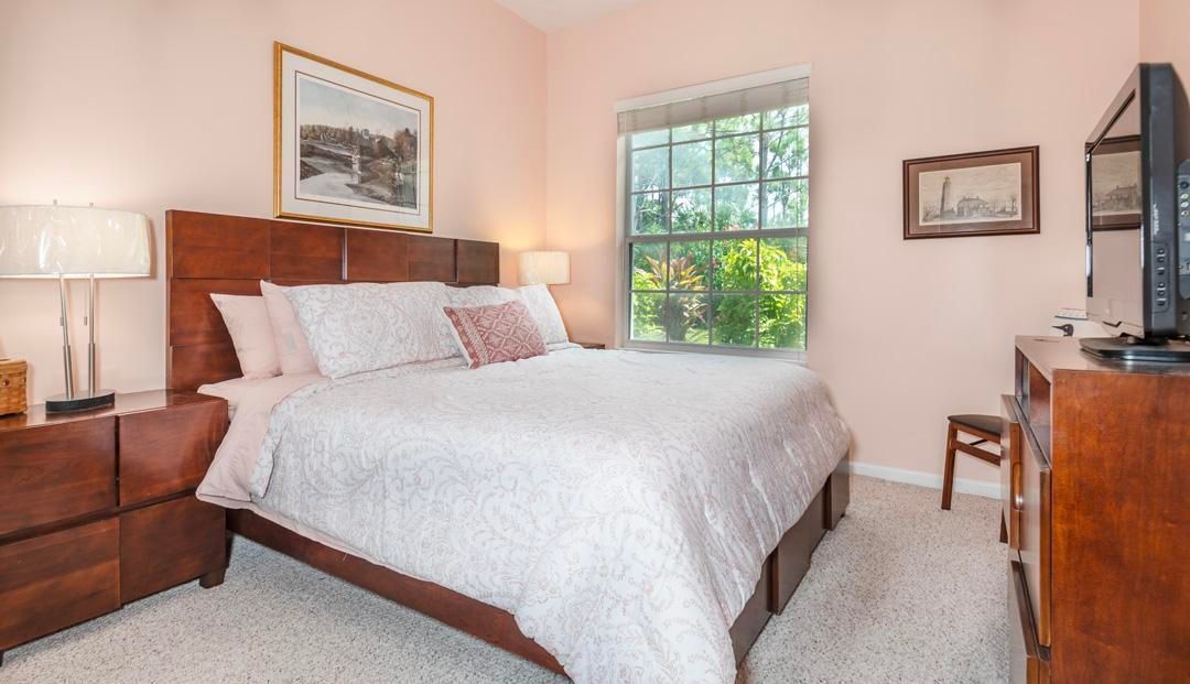 Activo con contrato: $699,000 (3 camas, 2 baños, 2419 Pies cuadrados)