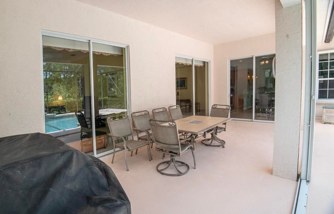 Activo con contrato: $699,000 (3 camas, 2 baños, 2419 Pies cuadrados)