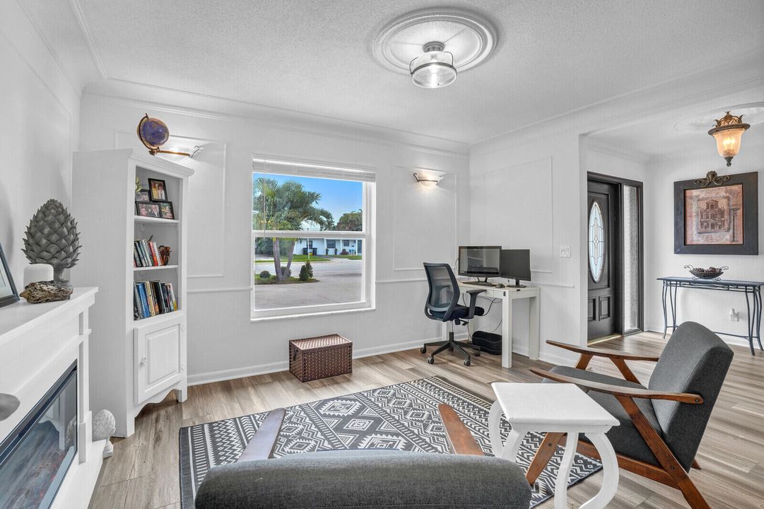 Active With Contract: $799,900 (4 beds, 2 baths, 1944 Square Feet)