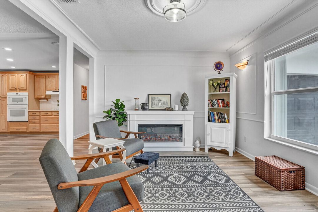 Active With Contract: $799,900 (4 beds, 2 baths, 1944 Square Feet)