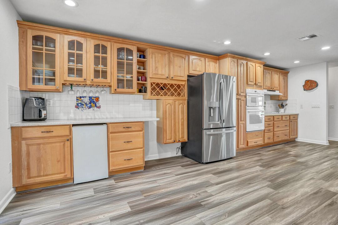 Active With Contract: $799,900 (4 beds, 2 baths, 1944 Square Feet)