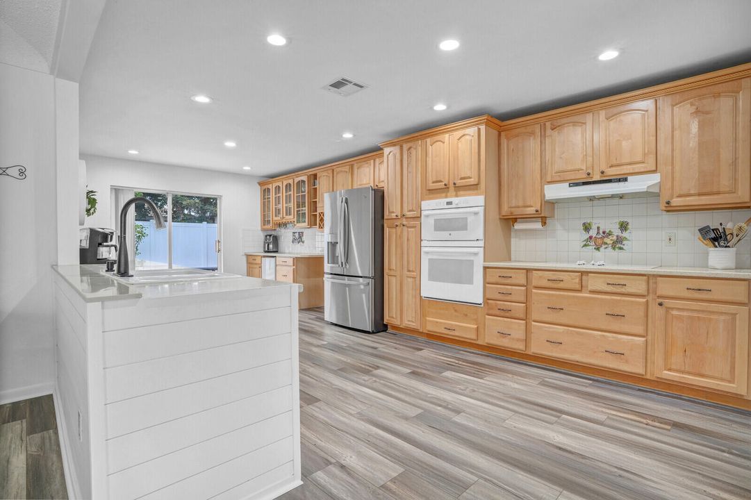 Active With Contract: $799,900 (4 beds, 2 baths, 1944 Square Feet)