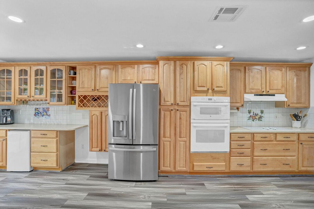 Active With Contract: $799,900 (4 beds, 2 baths, 1944 Square Feet)