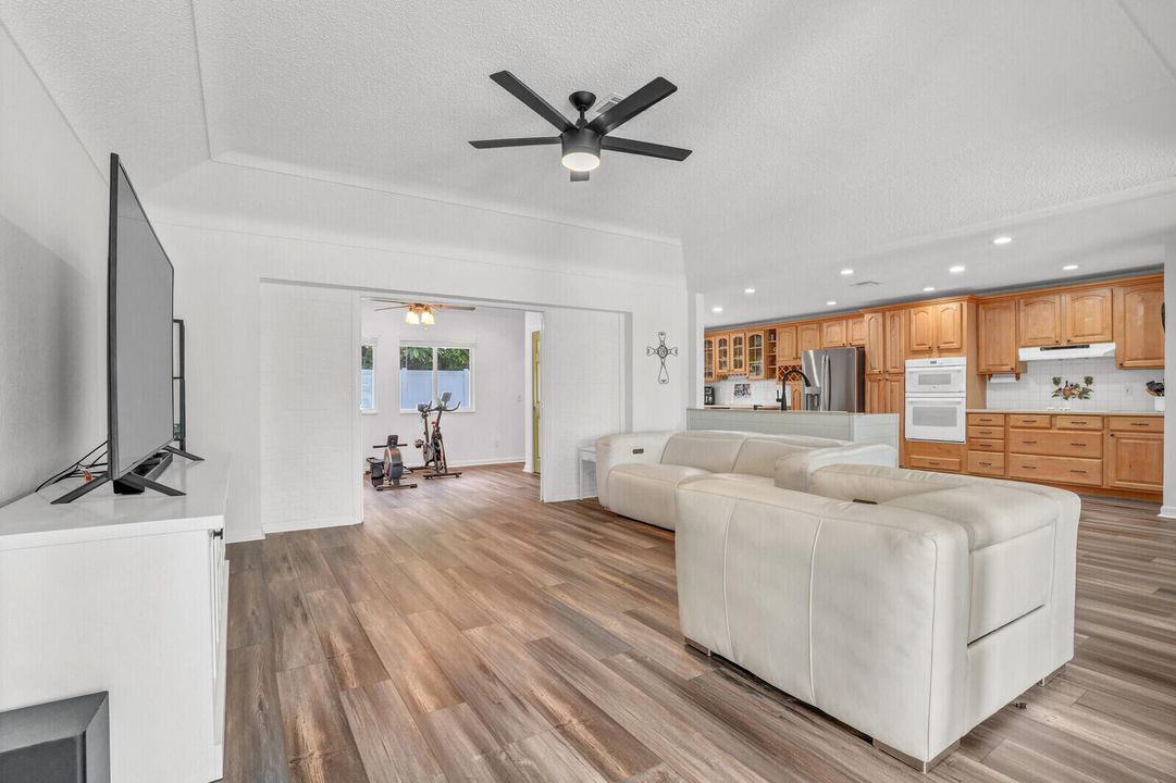 Active With Contract: $799,900 (4 beds, 2 baths, 1944 Square Feet)