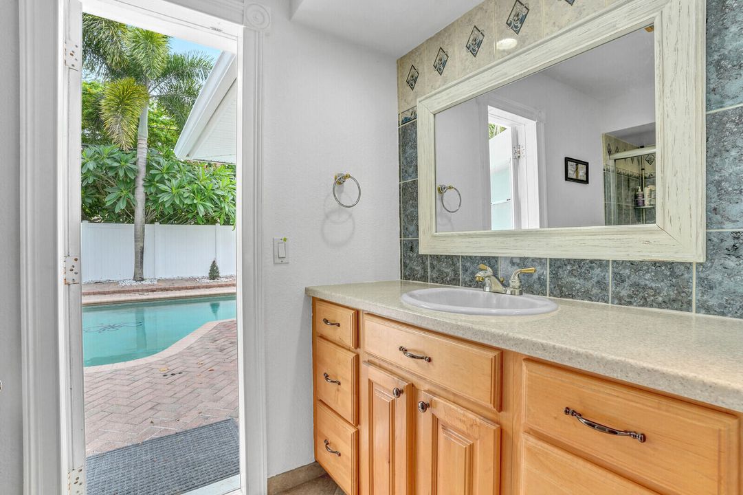 Active With Contract: $799,900 (4 beds, 2 baths, 1944 Square Feet)