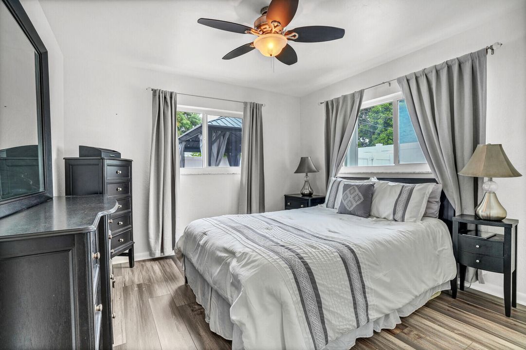 Active With Contract: $799,900 (4 beds, 2 baths, 1944 Square Feet)