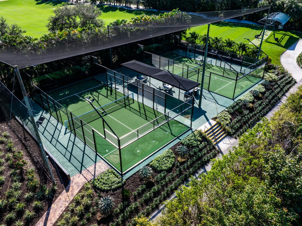 合同活跃: $1,720,000 (3 贝兹, 3 浴室, 2608 平方英尺)