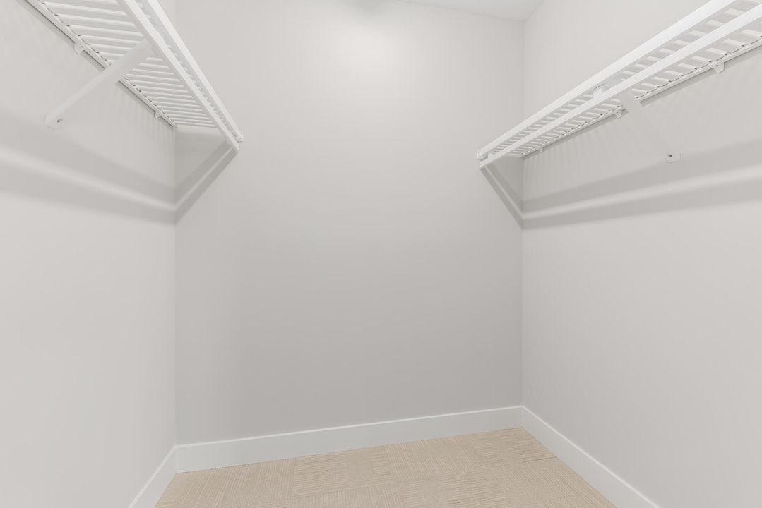 出租: $4,100 (1 贝兹, 1 浴室, 1044 平方英尺)