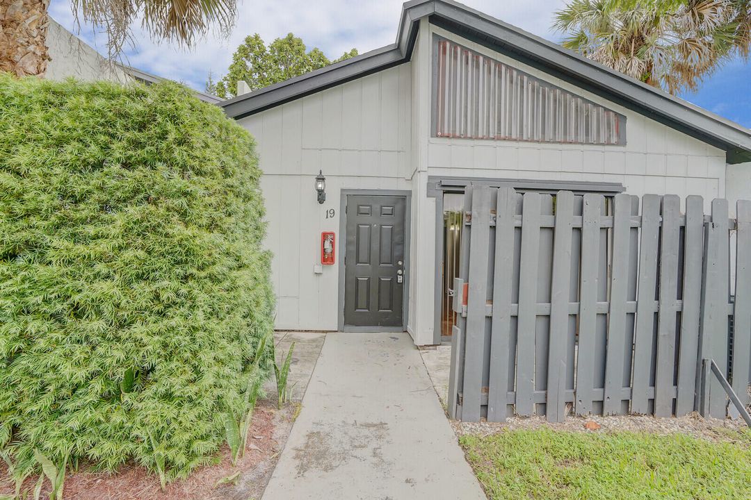 Recently Rented: $2,450 (3 beds, 2 baths, 1341 Square Feet)