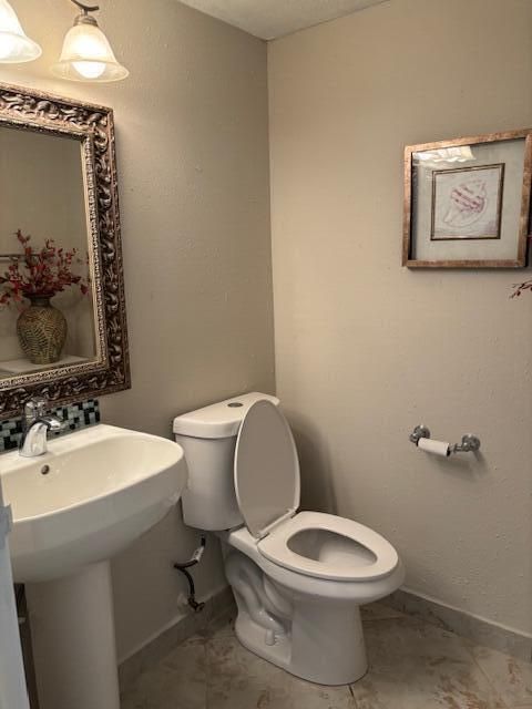 For Sale: $74,900 (1 beds, 1 baths, 828 Square Feet)