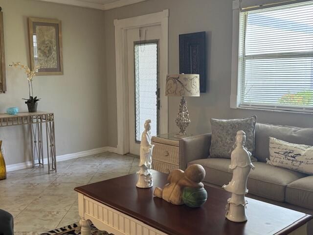 For Sale: $74,900 (1 beds, 1 baths, 828 Square Feet)