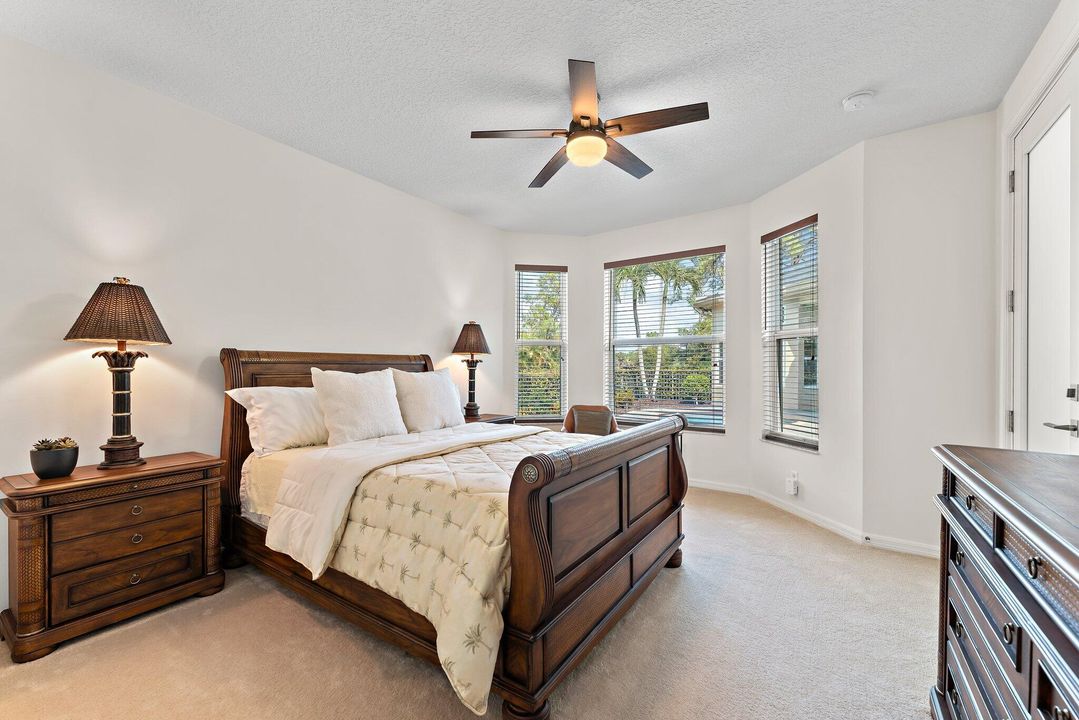 Active With Contract: $829,000 (3 beds, 3 baths, 2695 Square Feet)