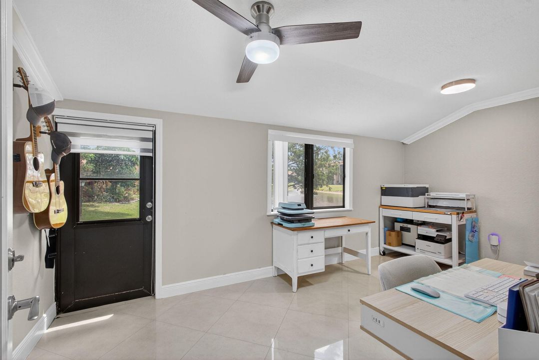 待售: $290,000 (2 贝兹, 2 浴室, 1370 平方英尺)