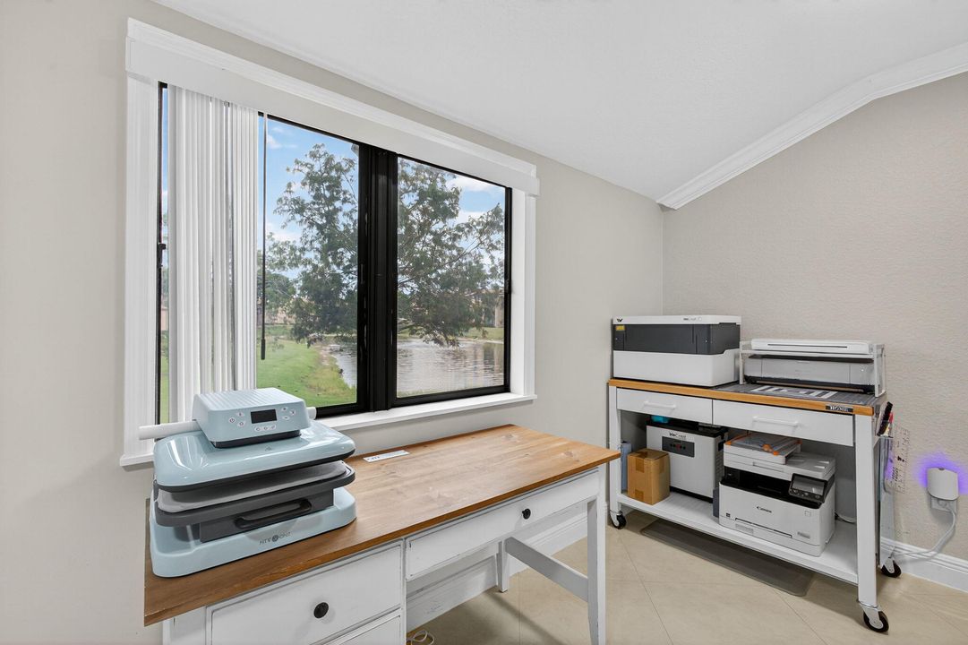 待售: $290,000 (2 贝兹, 2 浴室, 1370 平方英尺)