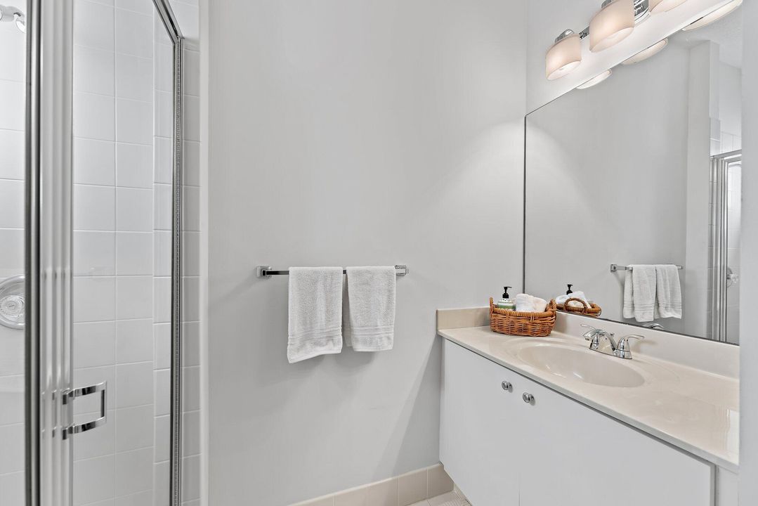 Active With Contract: $829,000 (3 beds, 3 baths, 2695 Square Feet)