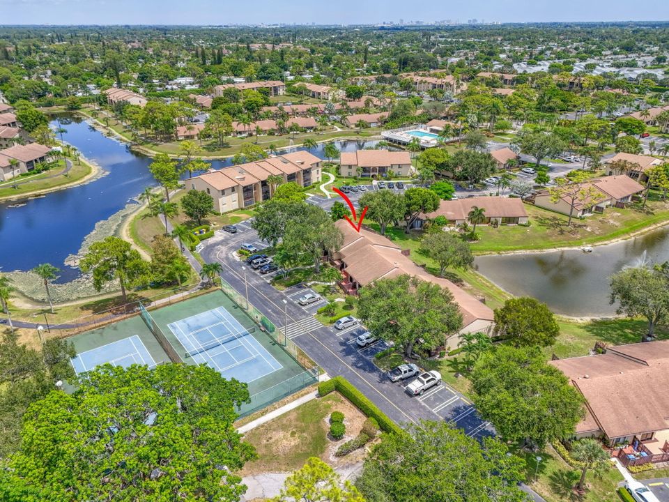 待售: $290,000 (2 贝兹, 2 浴室, 1370 平方英尺)