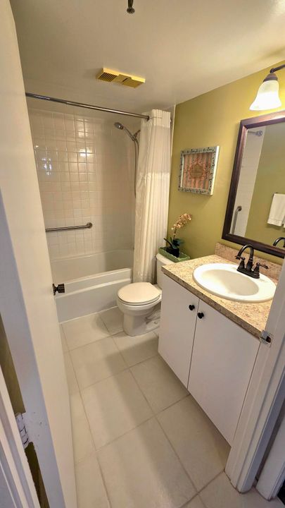 合同活跃: $175,000 (2 贝兹, 2 浴室, 1080 平方英尺)