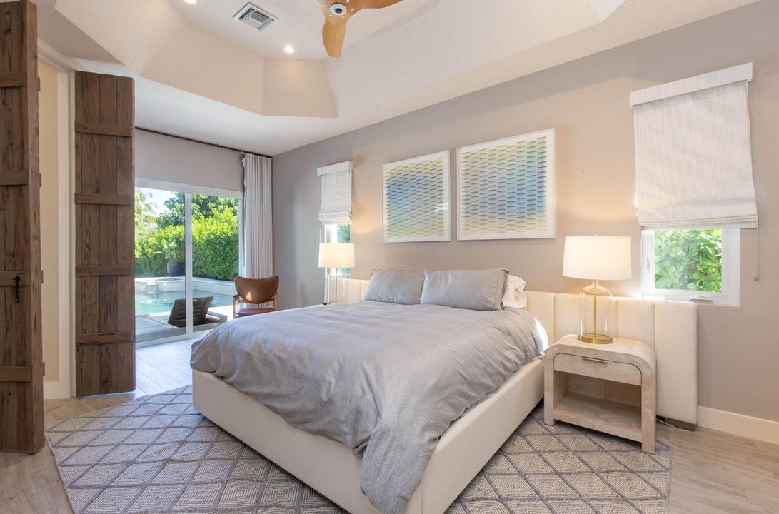 Под контрактом: $2,600,000 (3 спален, 2 ванн, 2571 Квадратных фут)