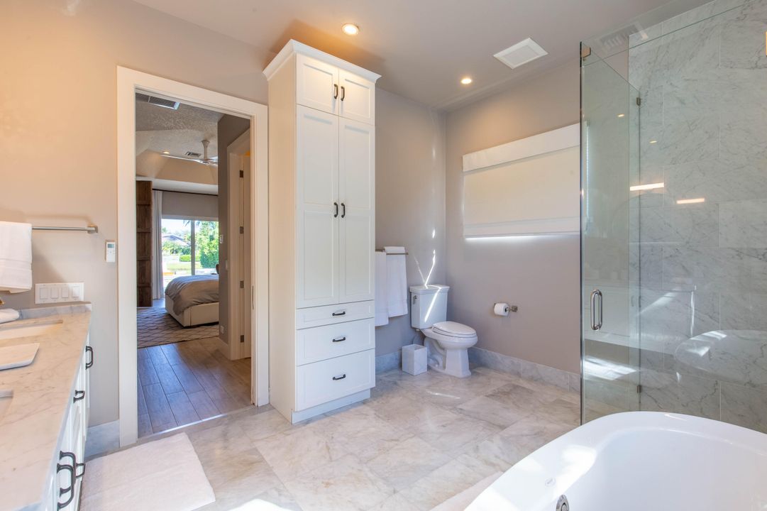 Под контрактом: $2,600,000 (3 спален, 2 ванн, 2571 Квадратных фут)