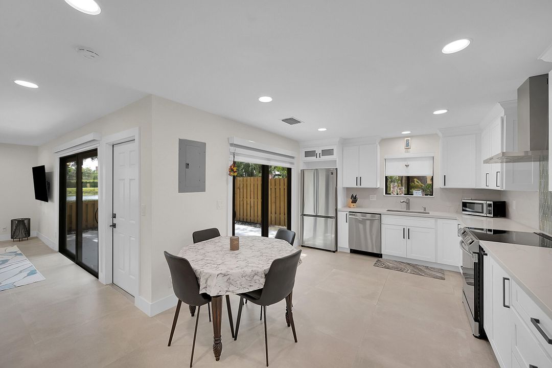 На продажу: $425,000 (2 спален, 2 ванн, 1272 Квадратных фут)