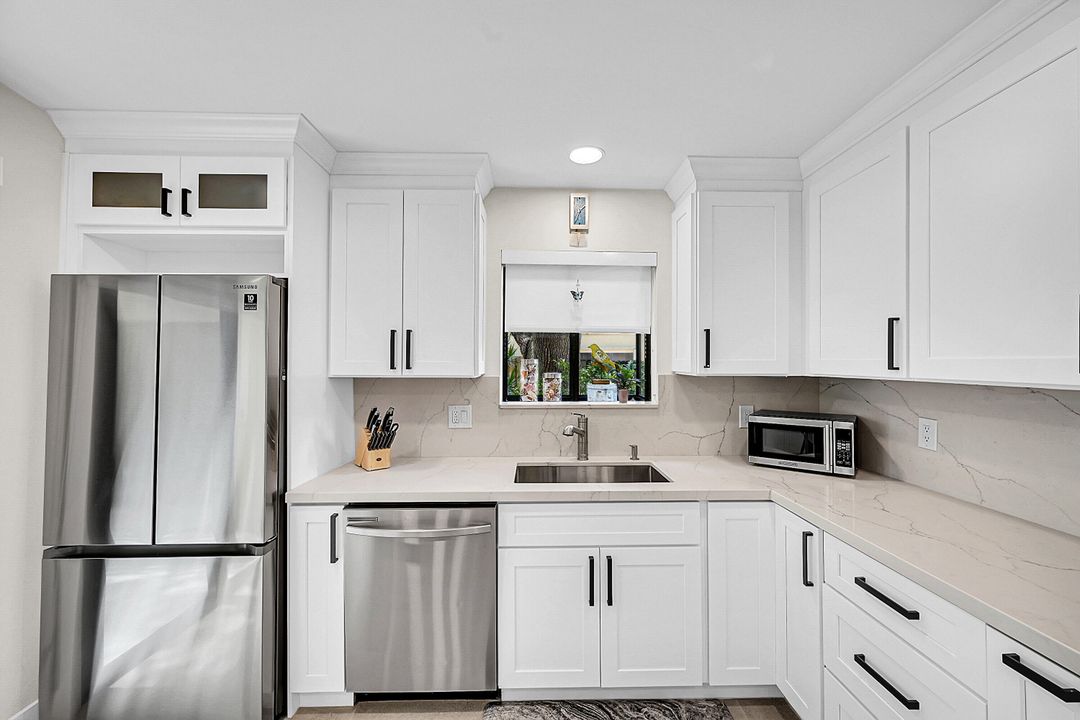 На продажу: $425,000 (2 спален, 2 ванн, 1272 Квадратных фут)