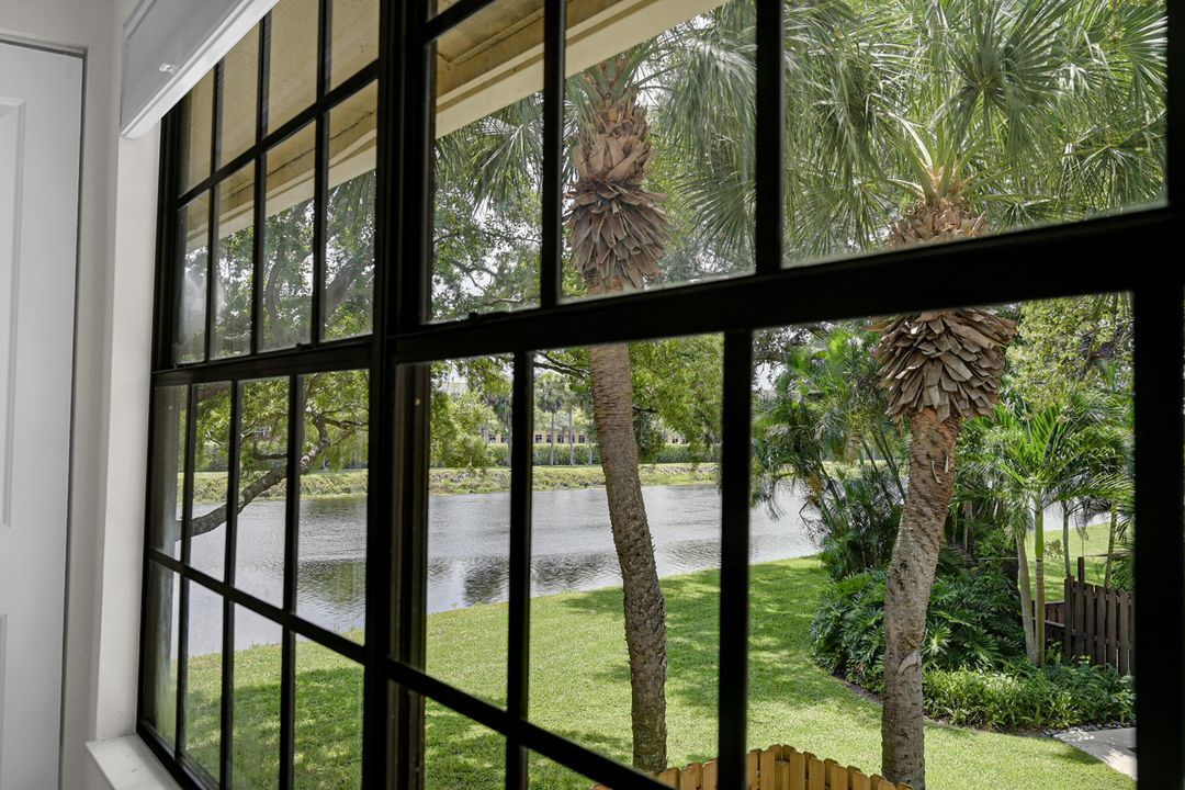 На продажу: $425,000 (2 спален, 2 ванн, 1272 Квадратных фут)