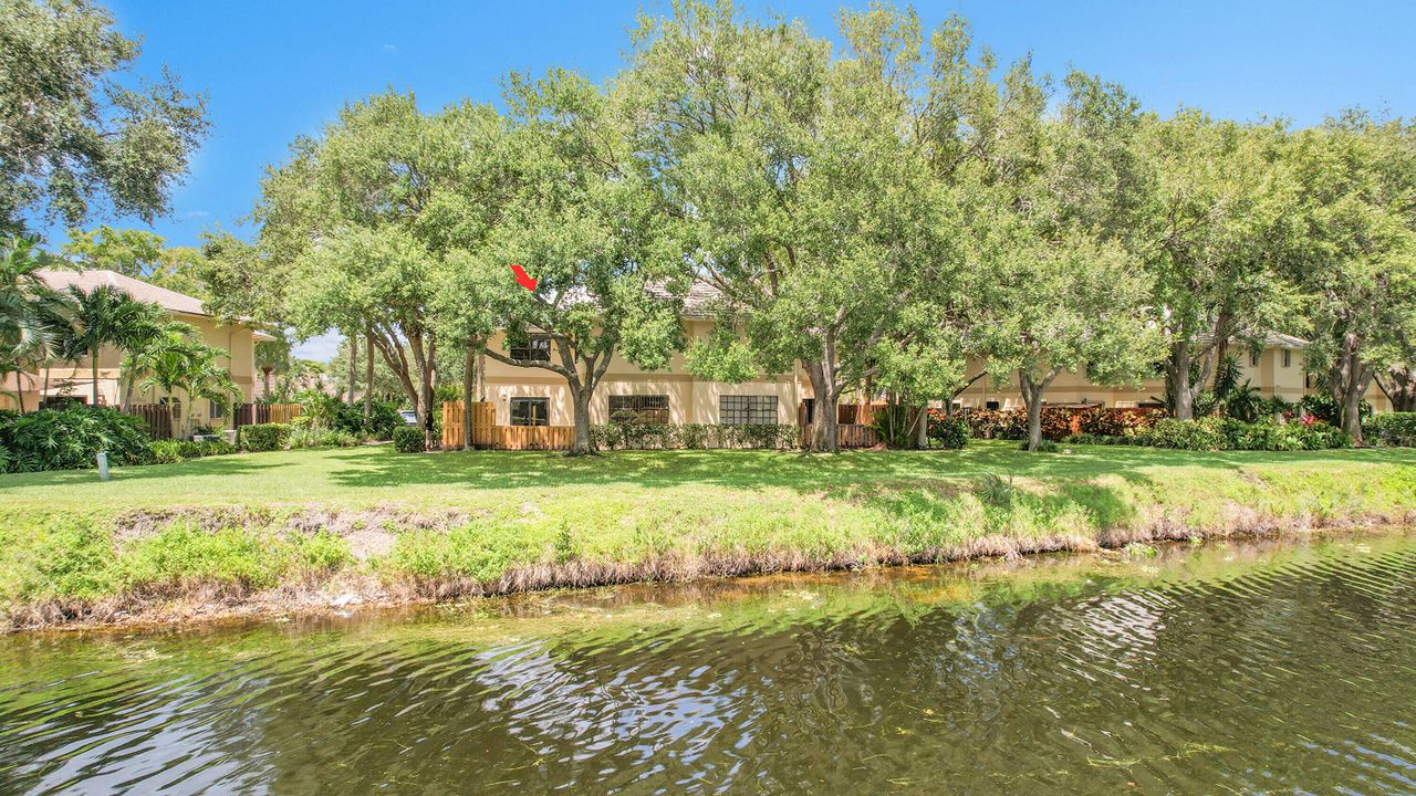 На продажу: $425,000 (2 спален, 2 ванн, 1272 Квадратных фут)