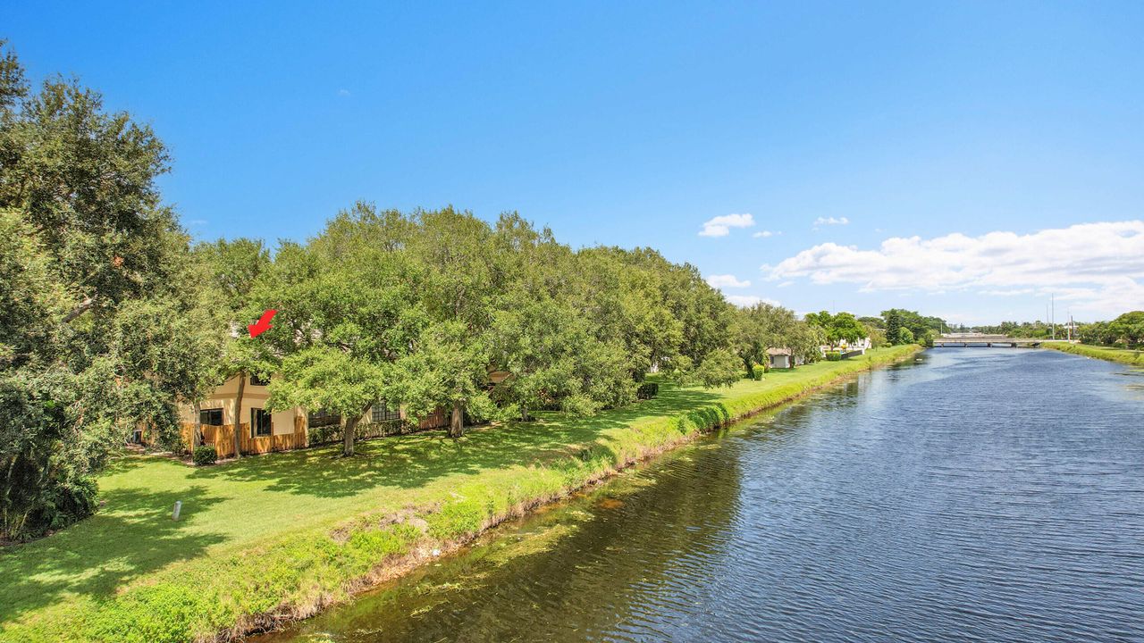 На продажу: $425,000 (2 спален, 2 ванн, 1272 Квадратных фут)