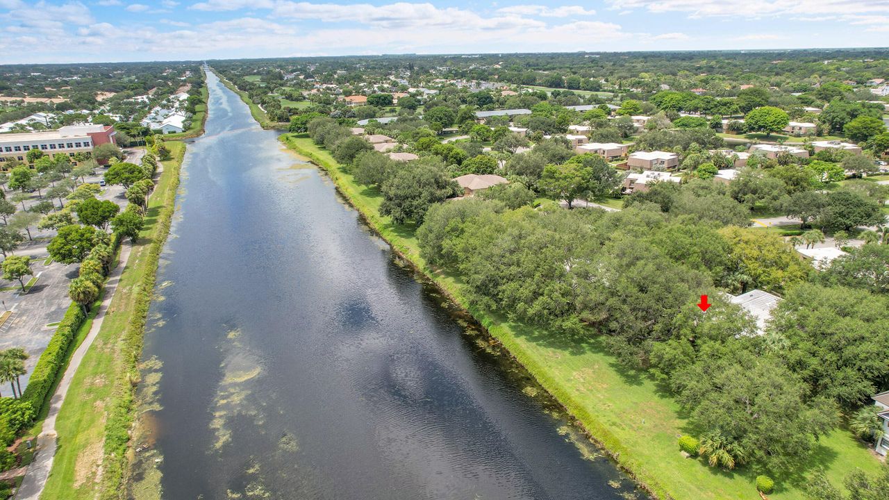 На продажу: $425,000 (2 спален, 2 ванн, 1272 Квадратных фут)