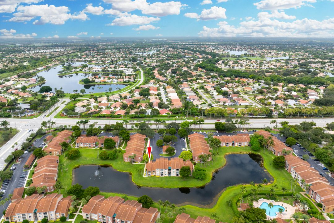 Active With Contract: $204,900 (1 beds, 1 baths, 729 Square Feet)