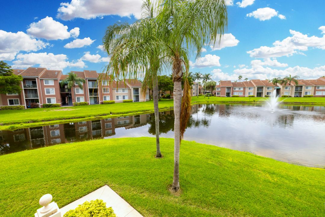 Active With Contract: $204,900 (1 beds, 1 baths, 729 Square Feet)