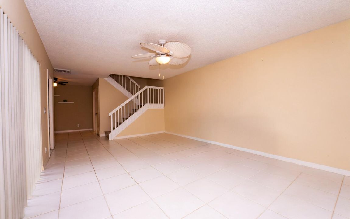 For Sale: $349,000 (2 beds, 2 baths, 1236 Square Feet)