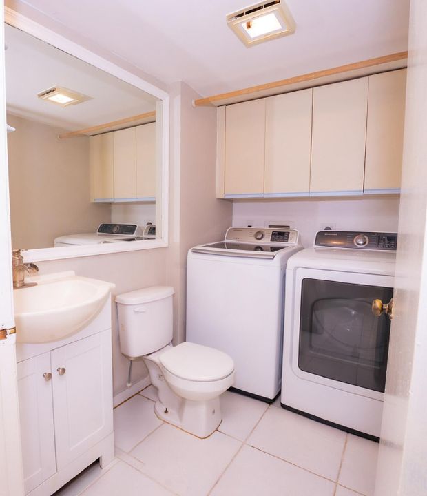 For Sale: $349,000 (2 beds, 2 baths, 1236 Square Feet)