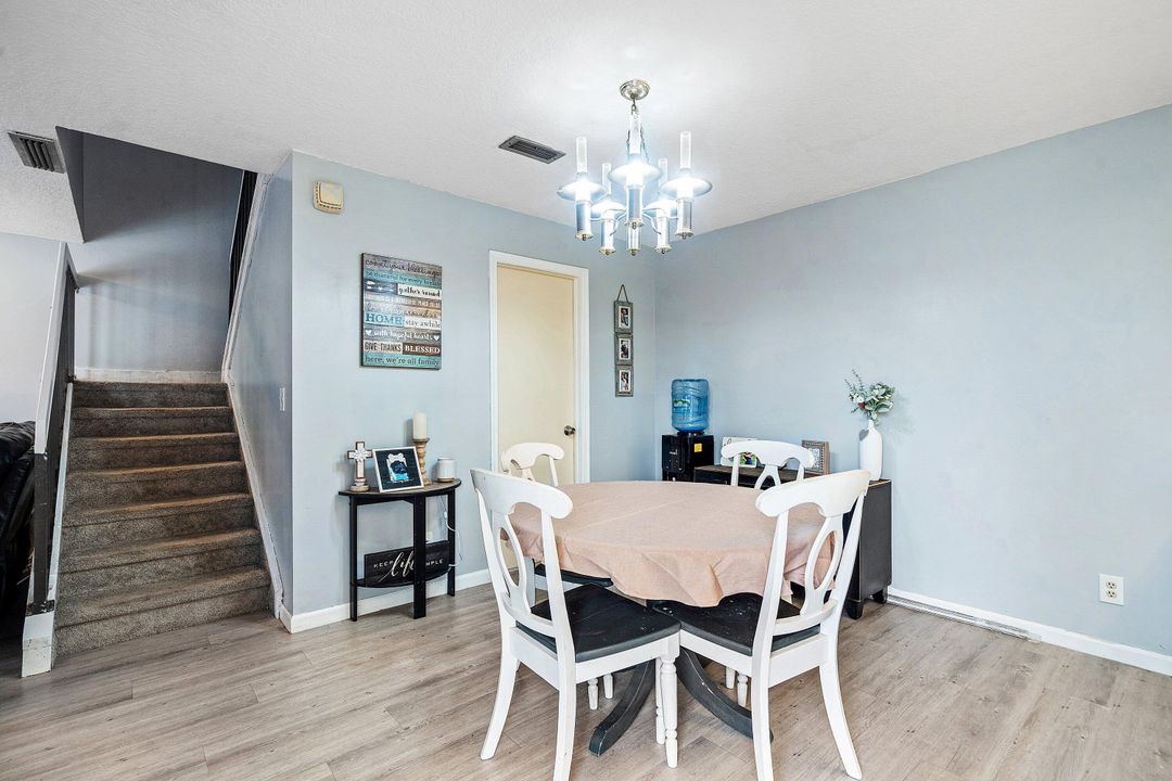 For Sale: $322,499 (2 beds, 2 baths, 1680 Square Feet)