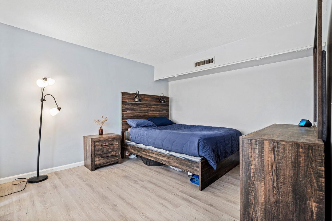 For Sale: $322,499 (2 beds, 2 baths, 1680 Square Feet)