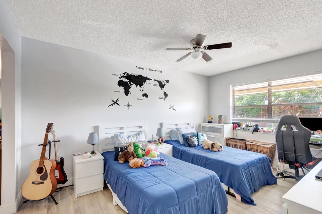 合同活跃: $2,150 (2 贝兹, 2 浴室, 978 平方英尺)