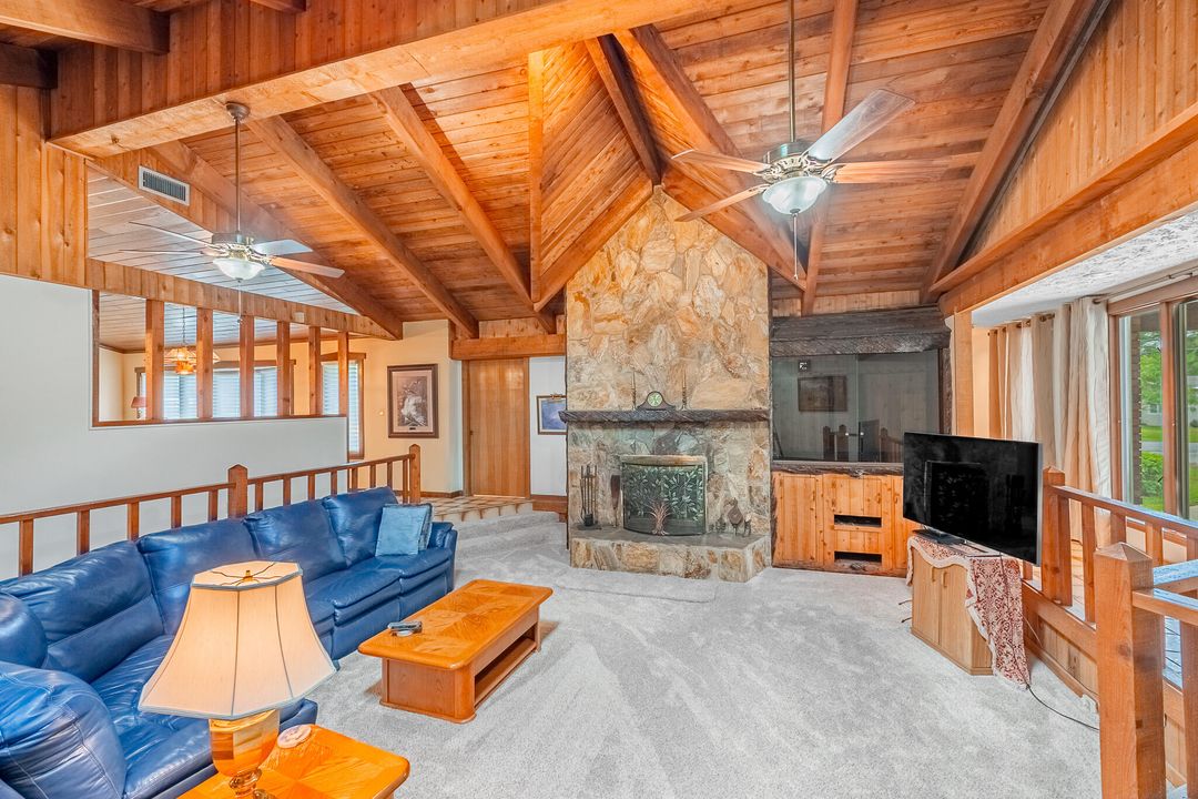 For Sale: $675,000 (3 beds, 2 baths, 3002 Square Feet)