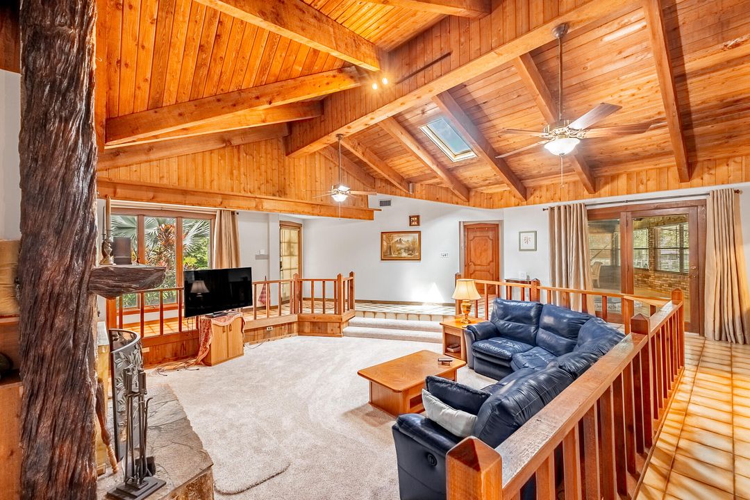 For Sale: $675,000 (3 beds, 2 baths, 3002 Square Feet)